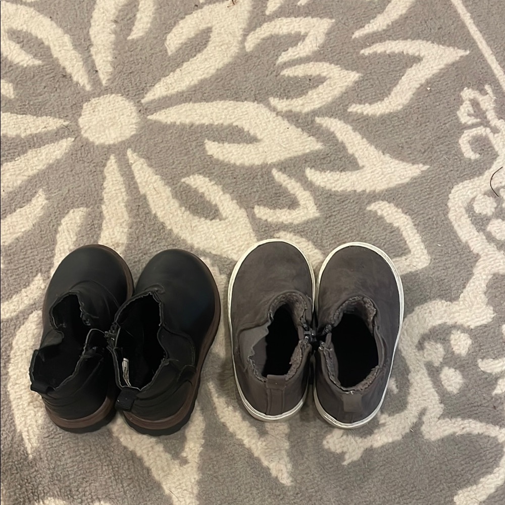 Toddler Black and Gray Shoes size 5